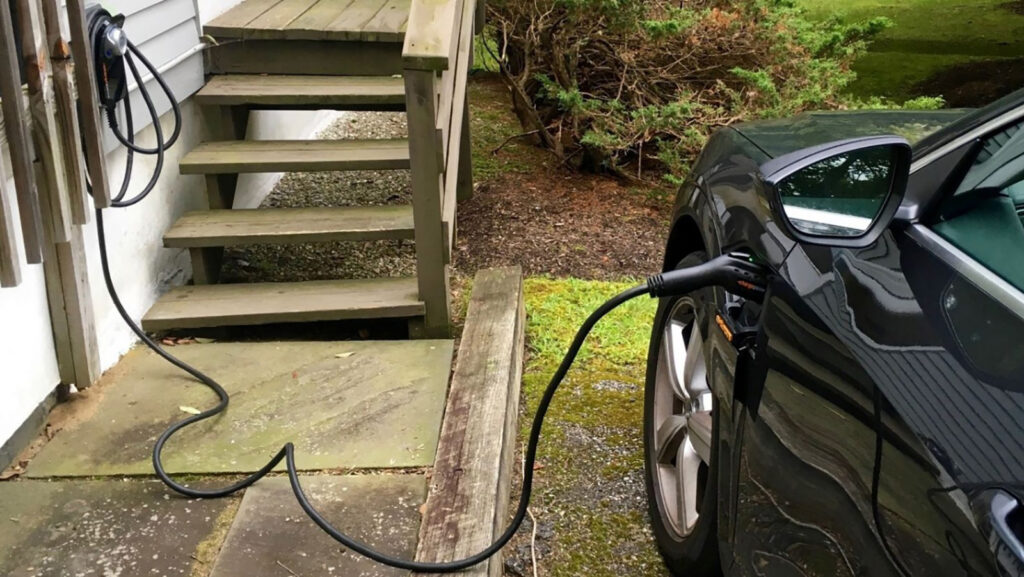 Tesla Model 3 Battery Module Voltage