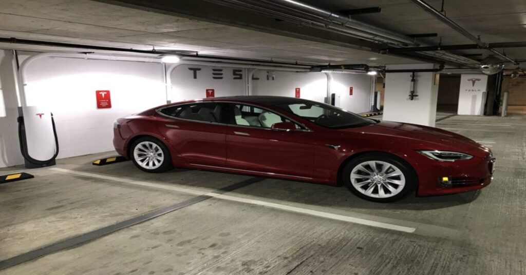 Tesla Supercharger 72 kW vs 250 kW